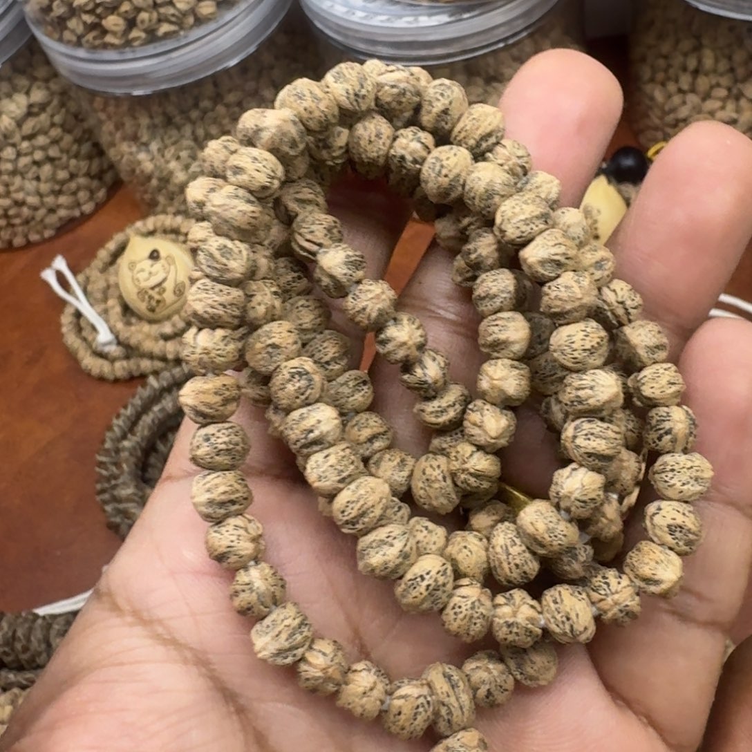 柏香籽/百香籽吊坠拉**王