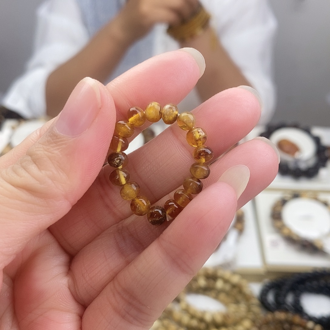 琥珀未镶嵌裸石琥珀