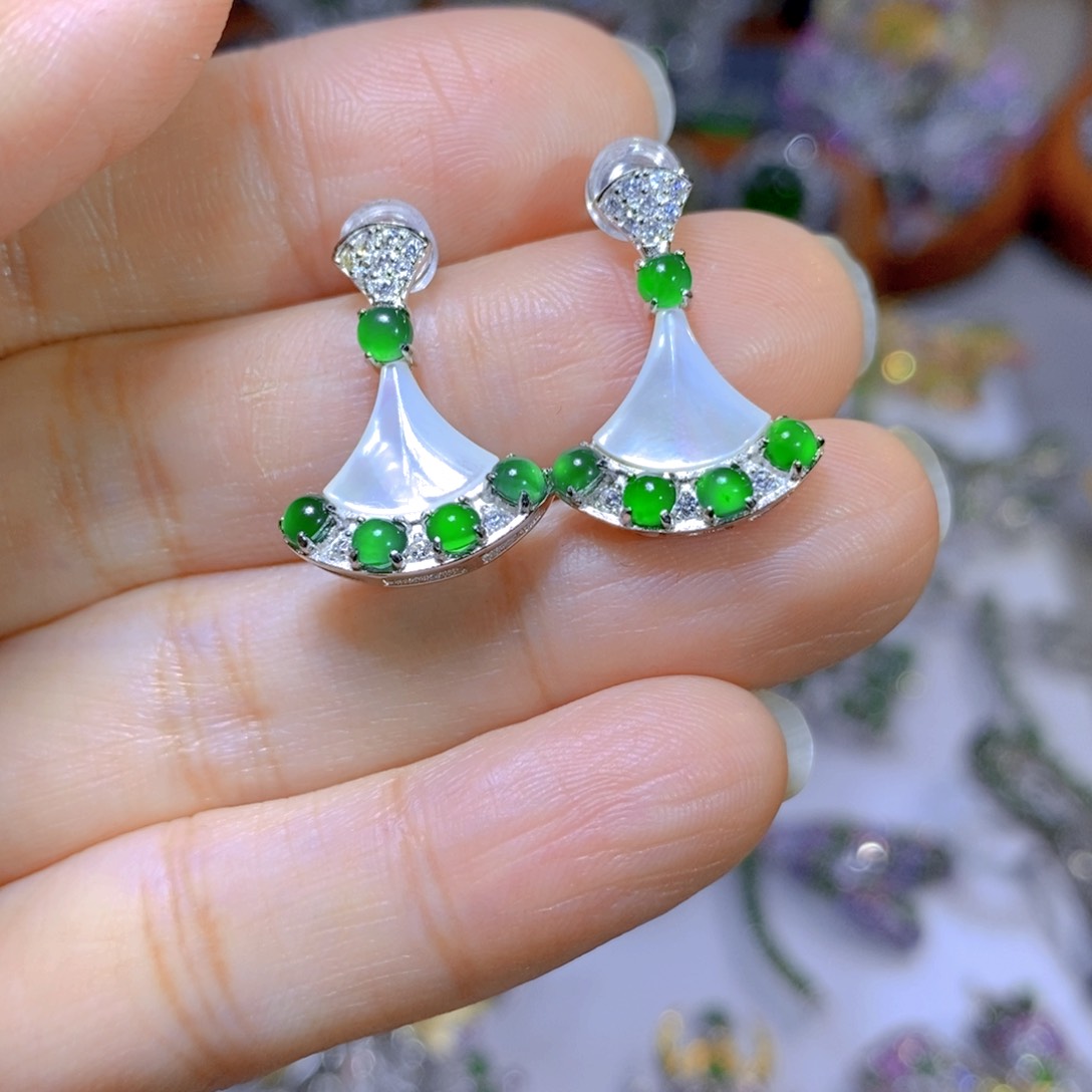 翡翠颈饰银S925镶嵌天然翡翠