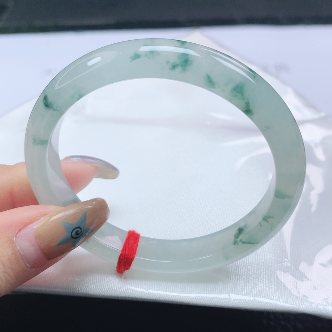 翡翠未镶嵌手镯翡翠53.8冰种透亮飘蓝花贵妃