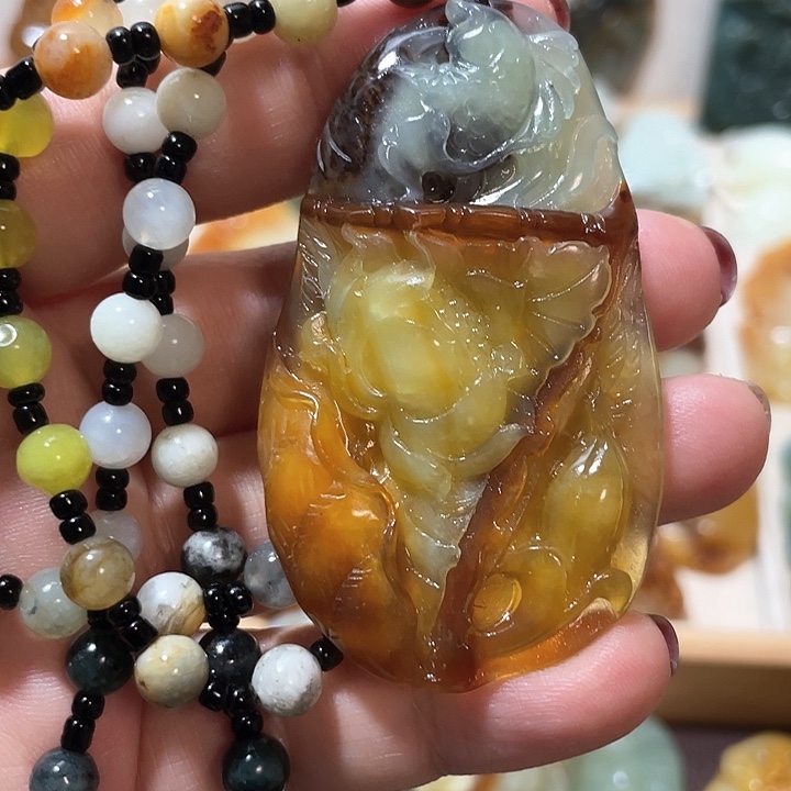 岫玉吊坠(赠链)未镶嵌