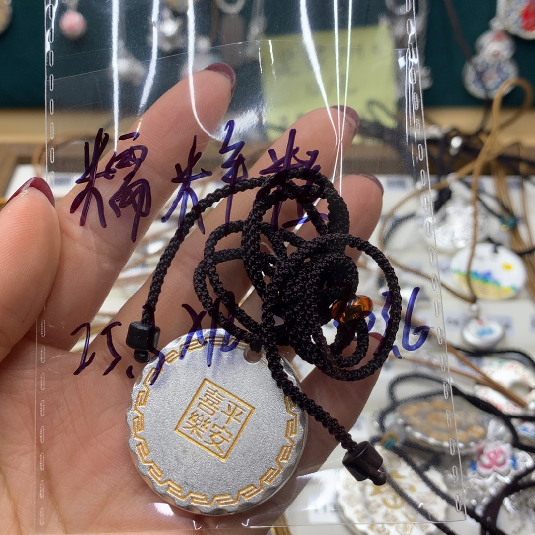 足银直播间选款银饰品