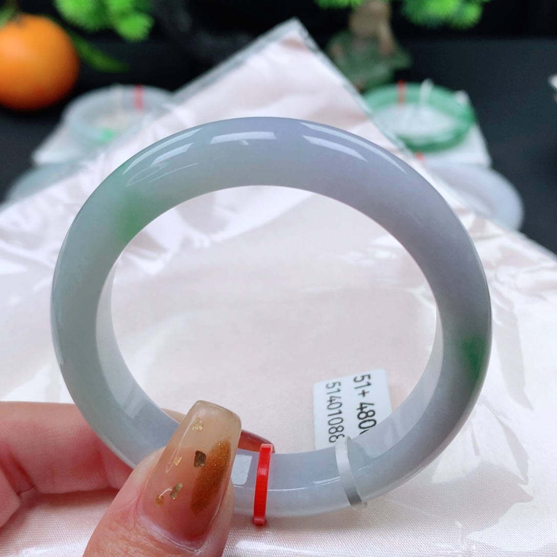 翡翠手镯未镶嵌 正圈51+ 春彩