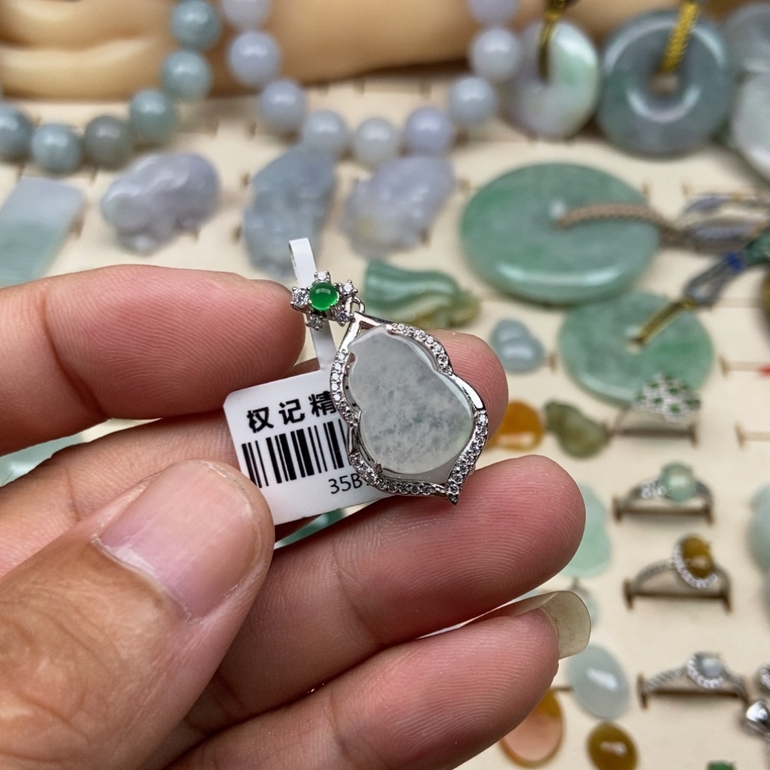 颈饰未镶嵌翡翠缅甸翡翠