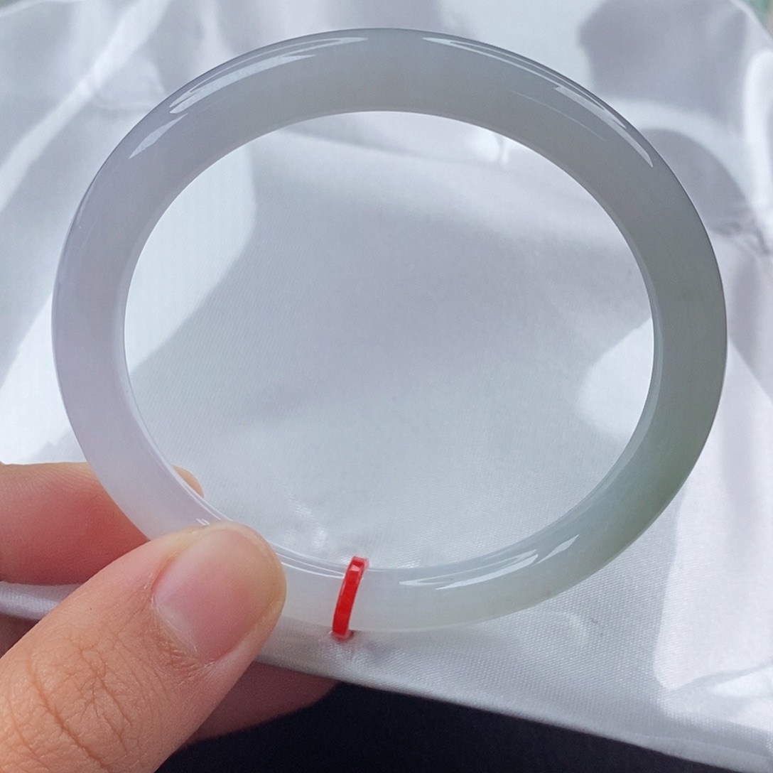 翡翠手镯（圆镯）未镶嵌54-55圈