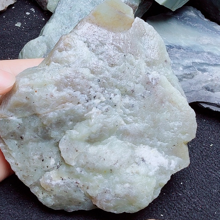 未镶嵌和田玉（糖玉）珠宝半成品