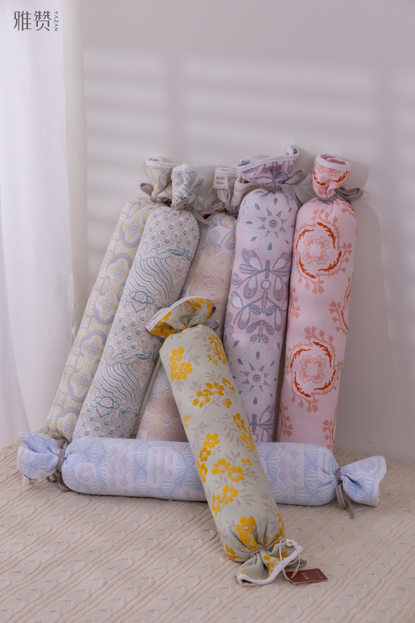 雅赞雅赞糖果枕多功能安抚巾