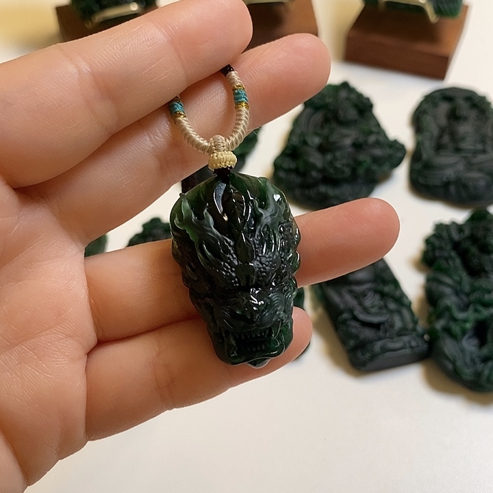 定制翡翠未镶嵌欧**德龙头
