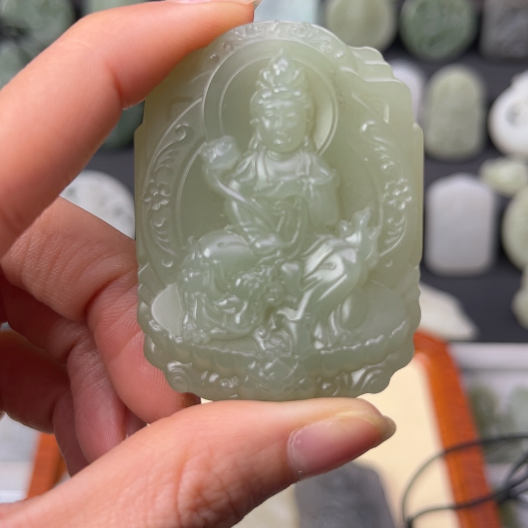 和田玉颈饰未镶嵌词**意