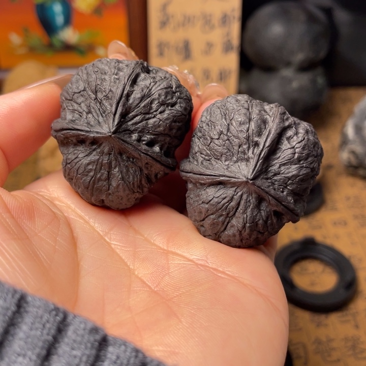 搂****鱼云南野生铁核桃默认微瑕14