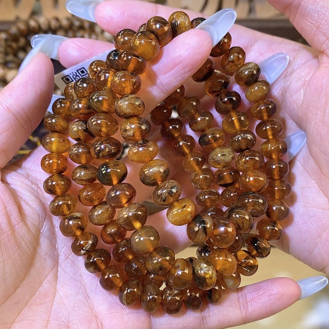 老***翅未镶嵌琥珀裸石9m蜜蜡