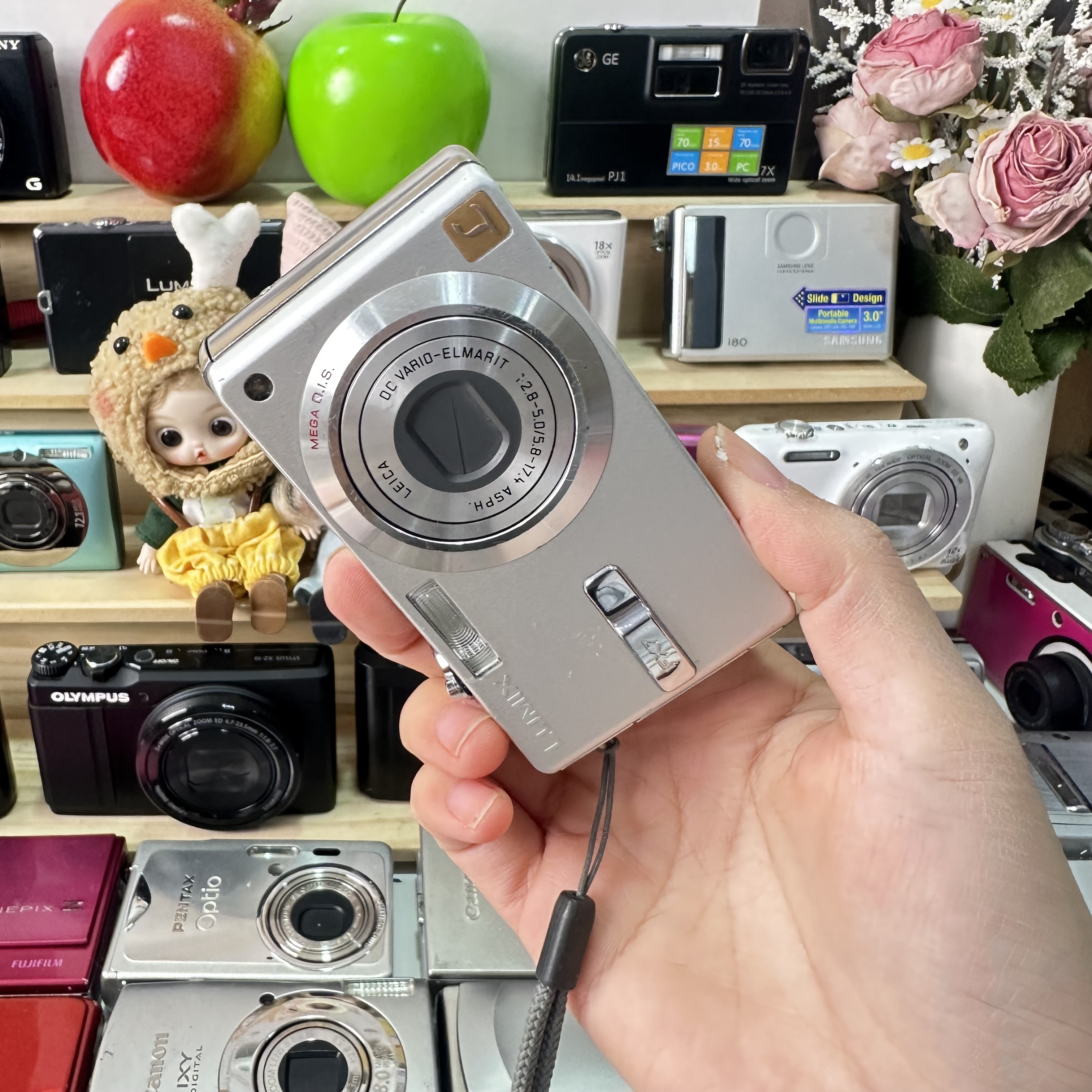 9新 Panasonic/松下 松下fx7莱卡镜头720万3.6倍拍人拍景学生党