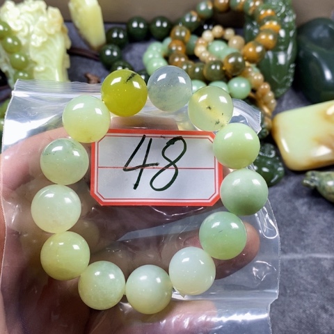 未镶嵌蛇纹石玉手链