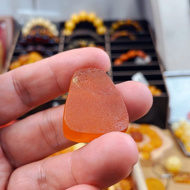 琥珀颈饰未镶嵌吊坠