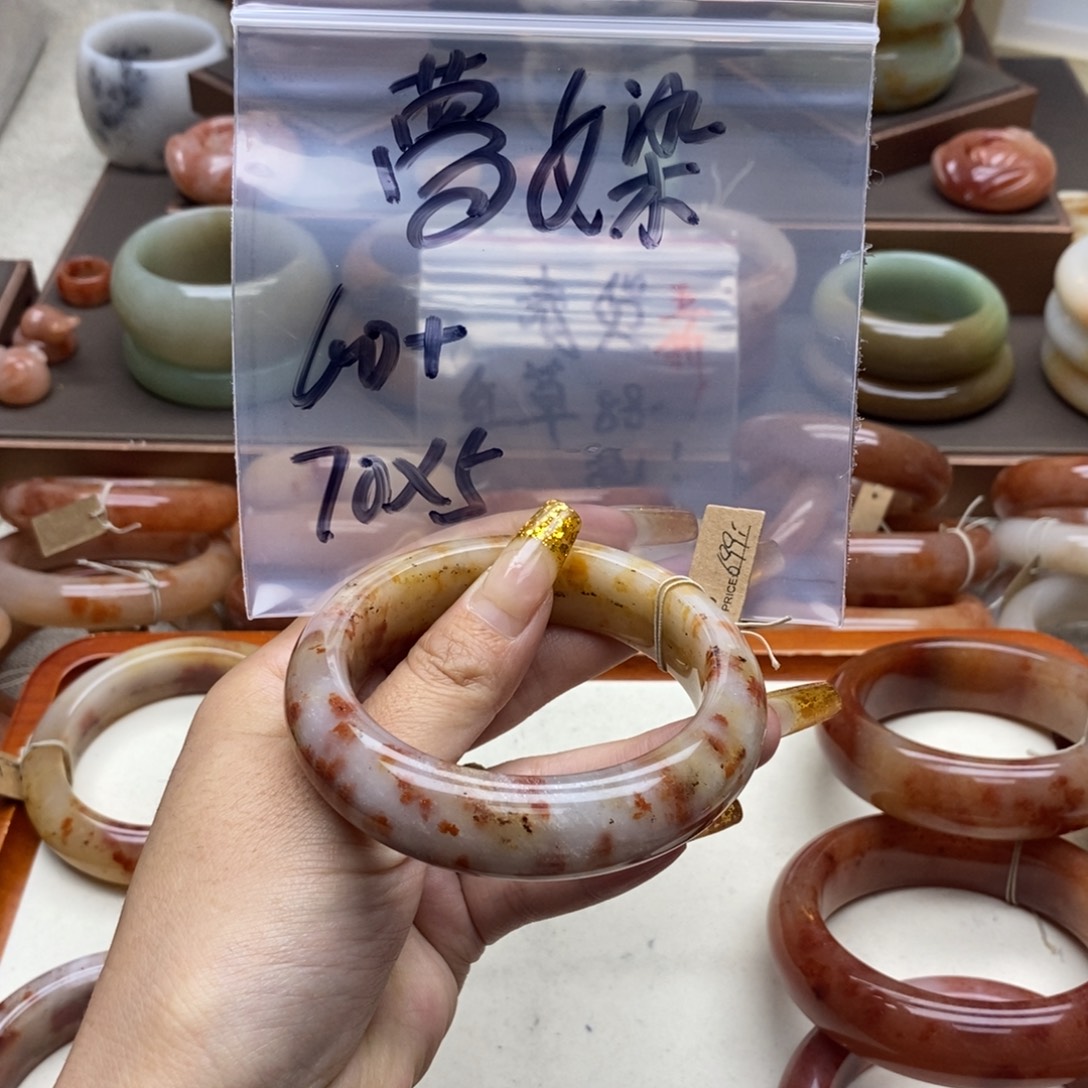夢***影石英质玉未镶嵌手镯