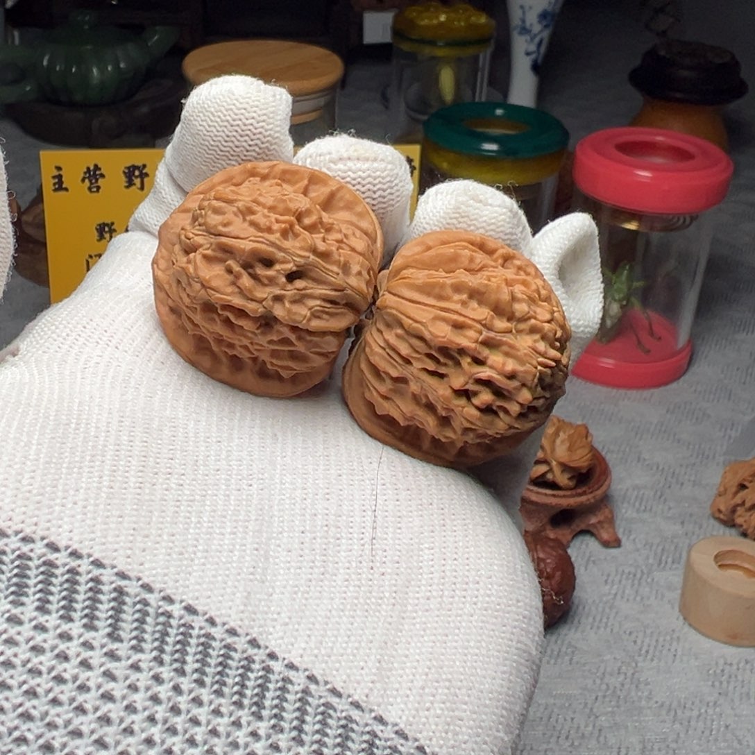 文玩核桃吊坠四座楼10084