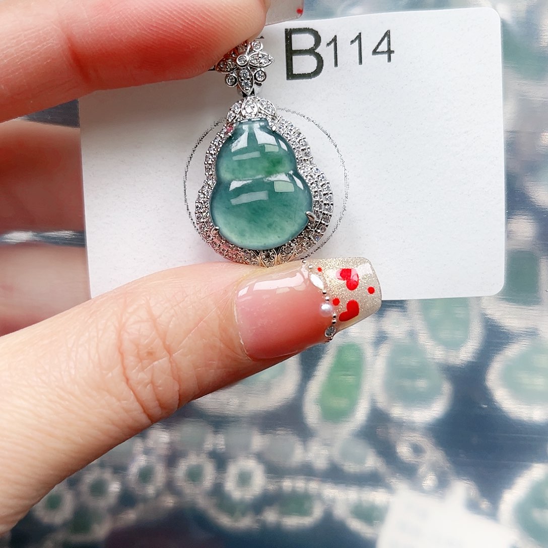 翡翠颈饰未镶嵌翡翠114