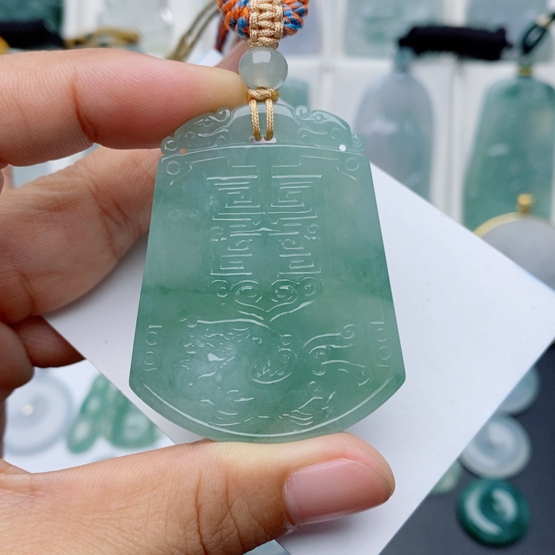 翡翠未镶嵌颈饰仿古无事