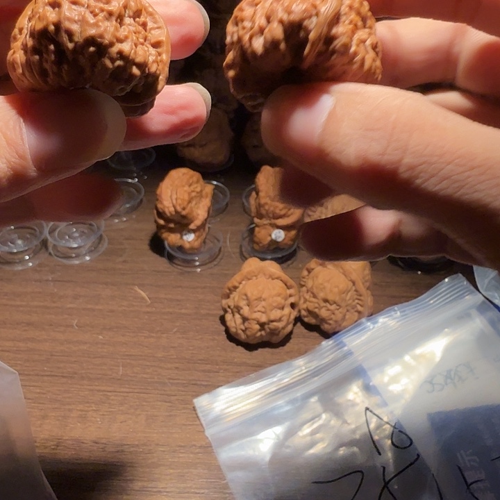 H***生文玩核桃吊坠蛤蟆的眼睛是真的好看啊我