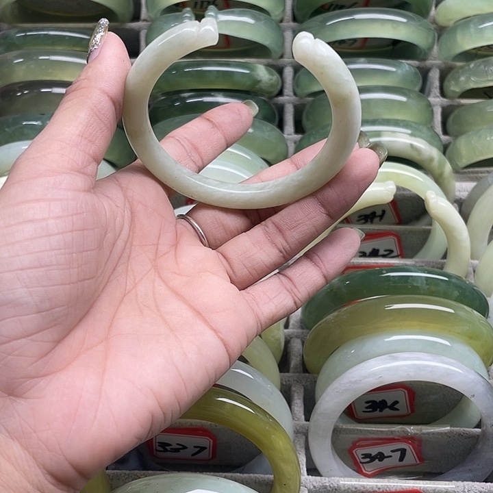 蛇纹石玉未镶嵌手镯348