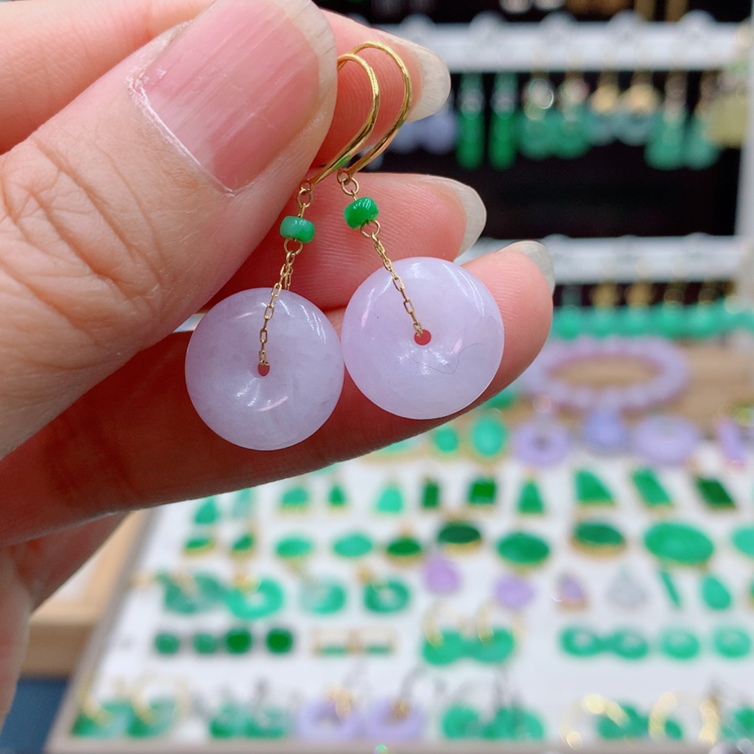 翡翠18K金镶嵌耳饰的