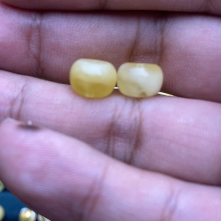 琥珀未镶嵌裸石36号9.5*6.8左右2颗微瑕