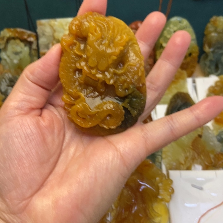 蛇纹石玉合金颈饰