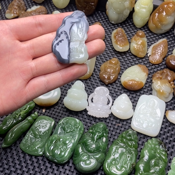 和田玉未镶嵌颈饰