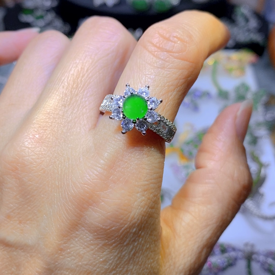 翡翠颈饰银S925镶嵌天然翡翠