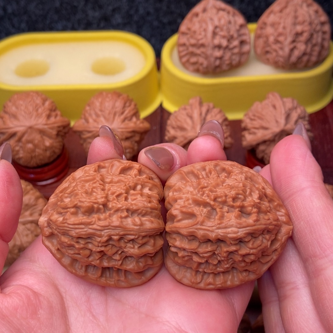 把件文玩核桃42三角白“大漏”