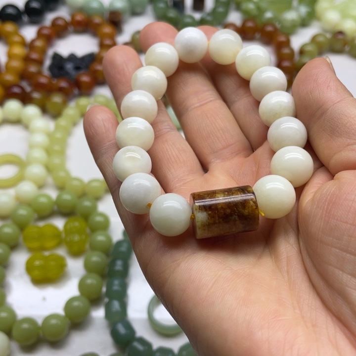 蛇纹石玉手串未镶嵌