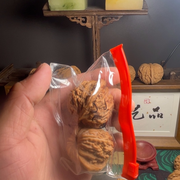 文玩核桃吊坠楼子