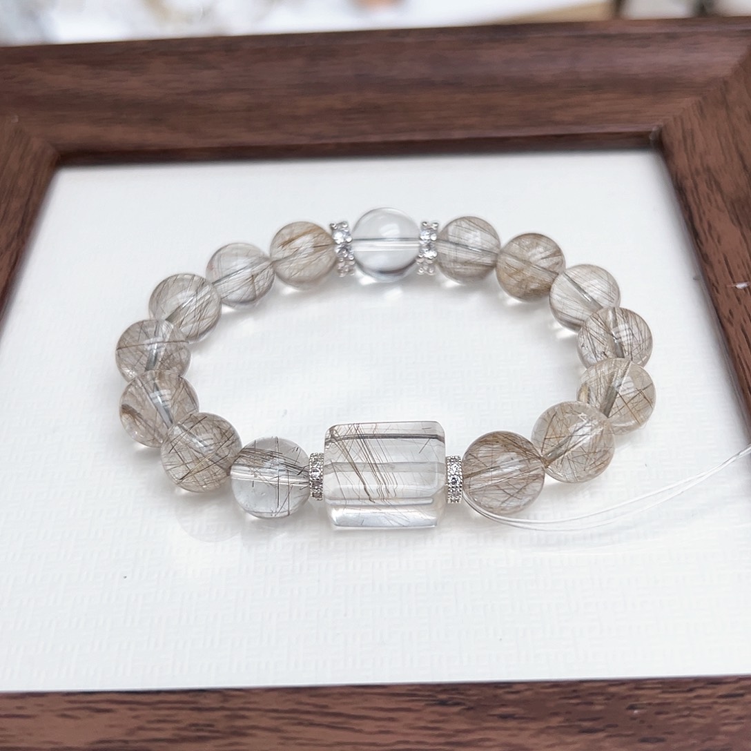 水晶手链未镶嵌好***?银发