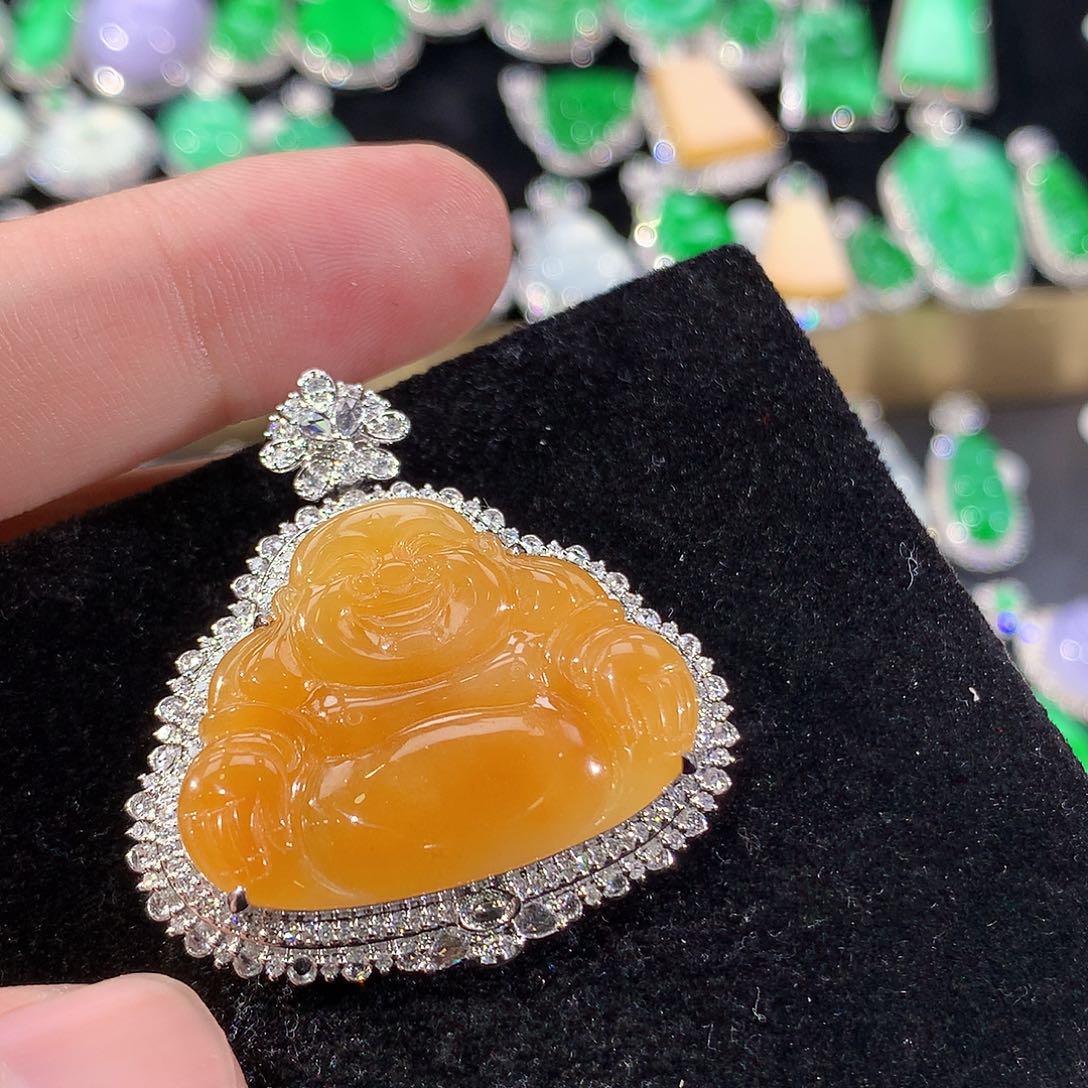 翡翠18K金镶嵌颈饰