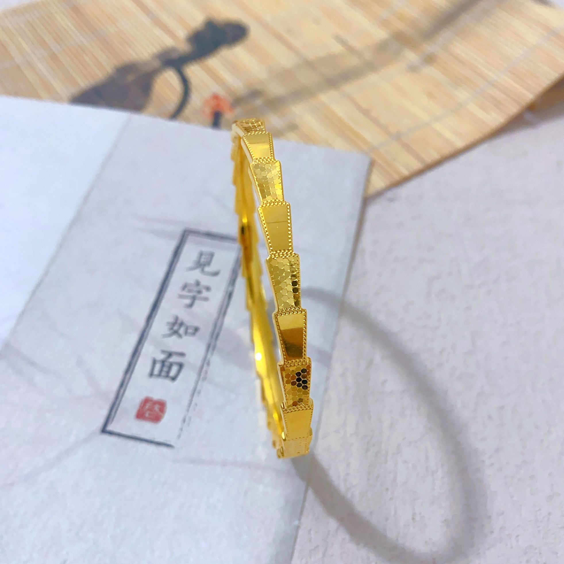 合金手镯 蛇形龙鳞碎碎冰手镯    时尚单品  适合送礼送女友