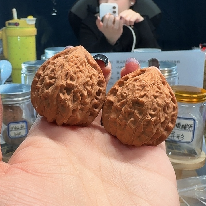 吊坠桃核金牛35尺