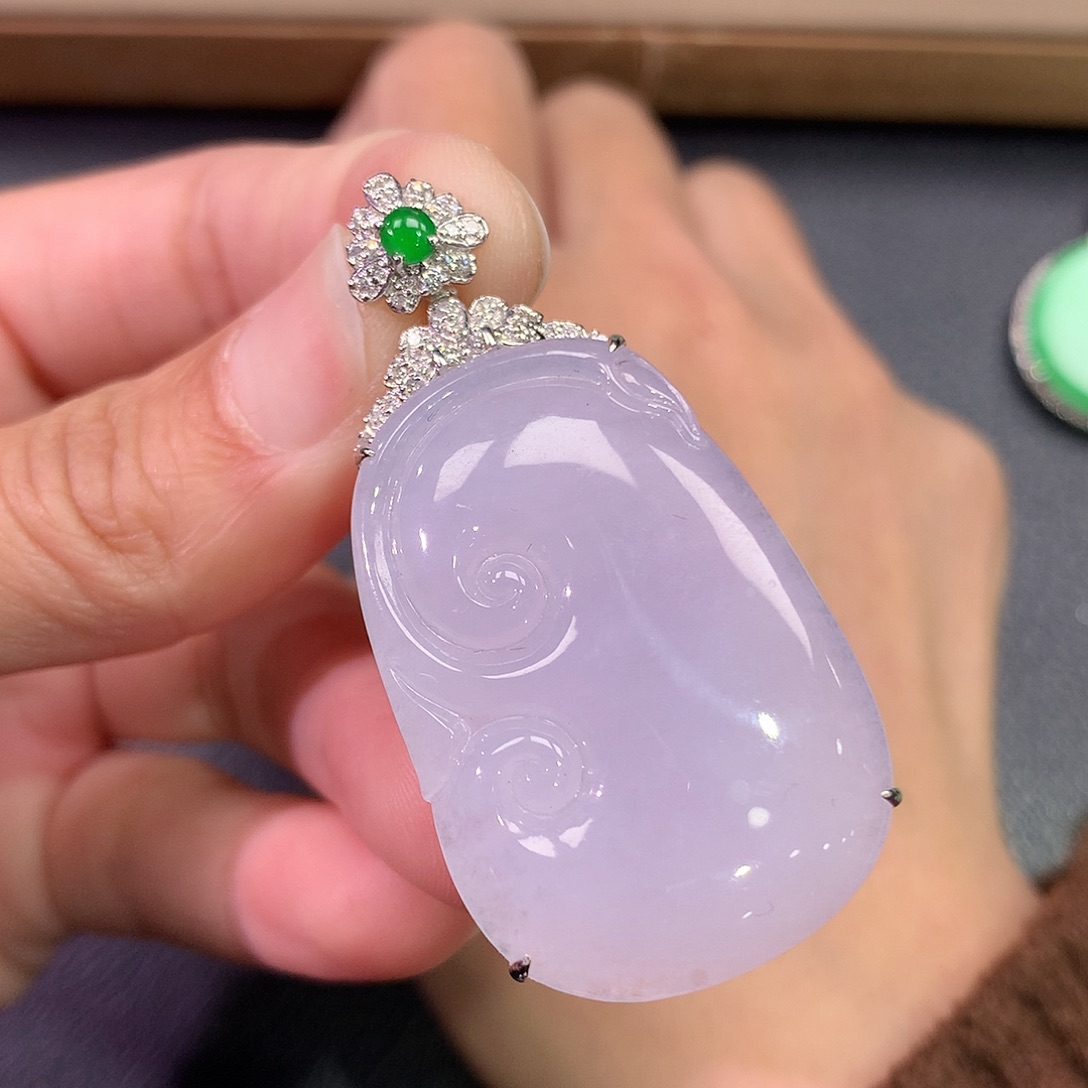 翡翠吊坠(赠链)18K金镶嵌