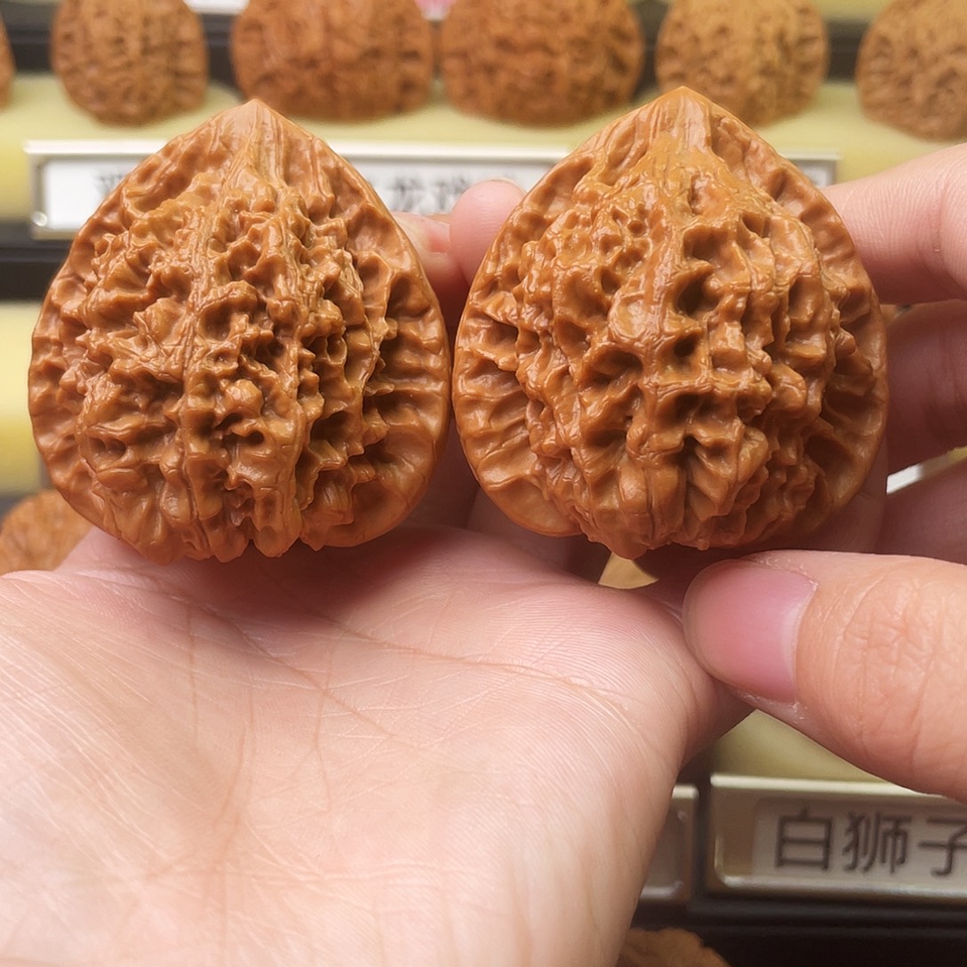 黑****文玩核桃吊坠官帽48尺800