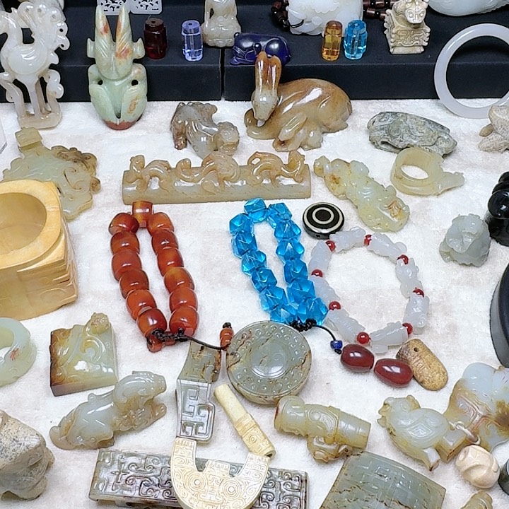 和田玉（糖玉）车挂未镶嵌内****计