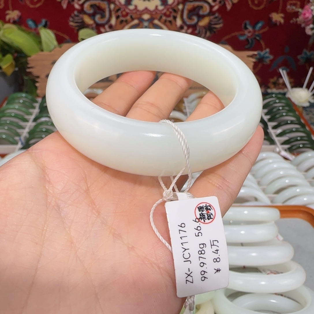 和田玉未镶嵌手镯女款和田玉手镯