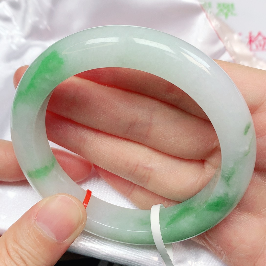 翡翠手镯未镶嵌抖音690