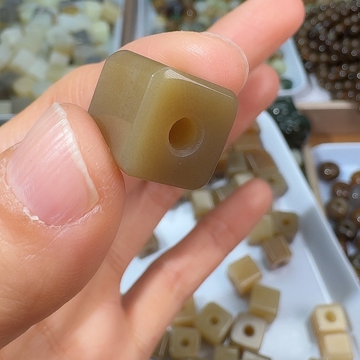 和田玉（糖玉）未镶嵌颈饰1212