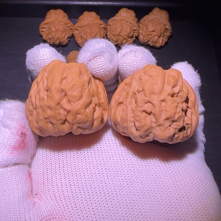 核桃13福利蛤蟆头手把件