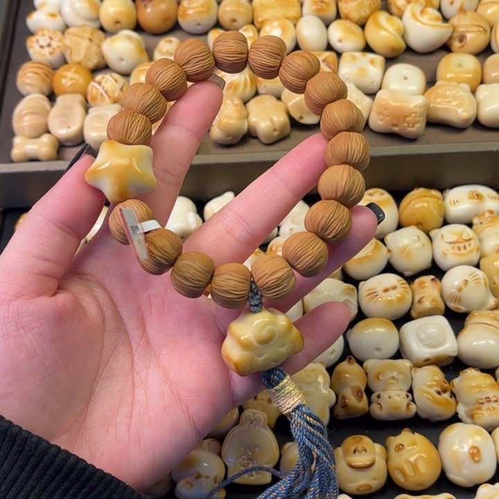 猴头手持手串牙果配饰