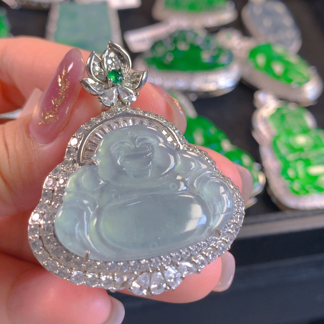 翡翠颈饰未镶嵌翡翠