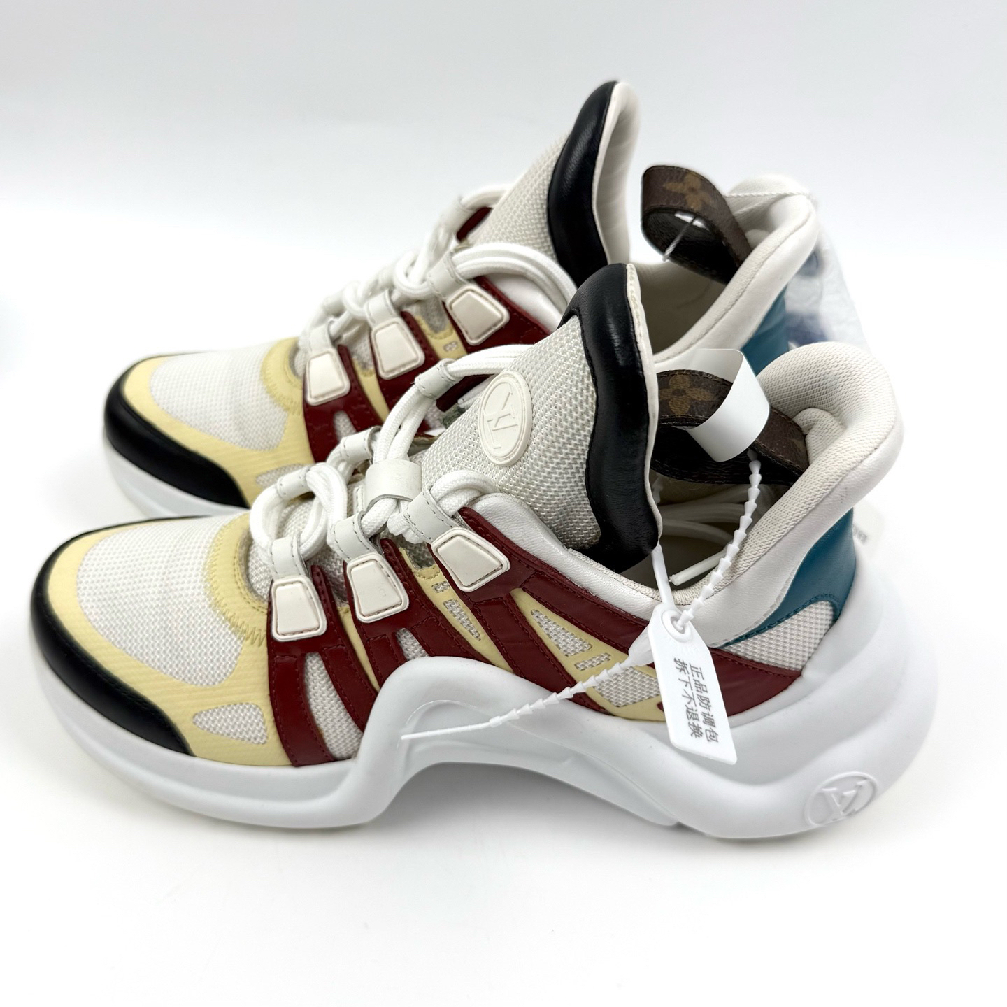 99新 LouisVuitton/路易威登 36码 Lv 经典拱桥鞋 xz0411