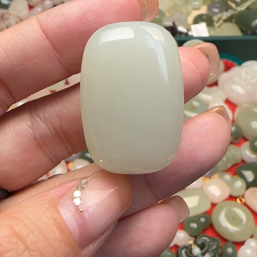 和田玉颈饰未镶嵌张*旋