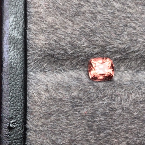 尖晶石裸石未镶嵌