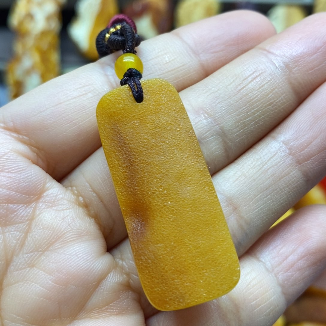 琥珀颈饰未镶嵌蜜蜡定制