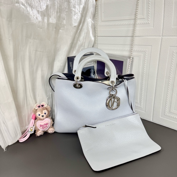 95新 DIOR/迪奥 95新 浅蓝荔枝纹手提包